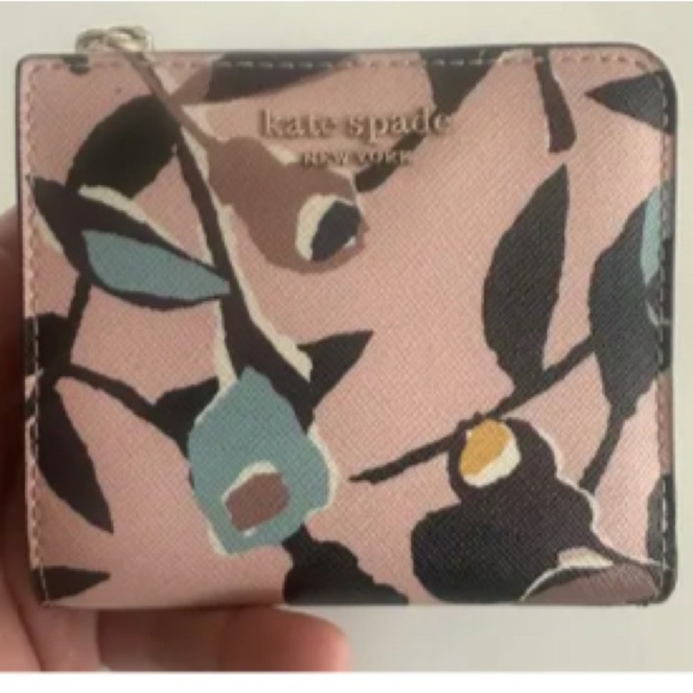 Kate Spade - fold style wallet. Preloved.
